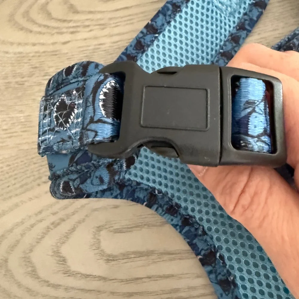 Pablo‎ & Co. Adjustable Dog Harness Size M Shark Attack Blue Print